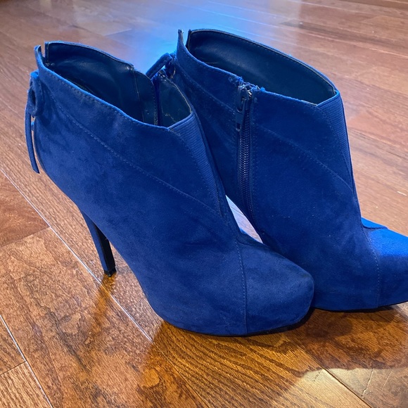 Fun Royal Blue booties - Picture 2 of 2